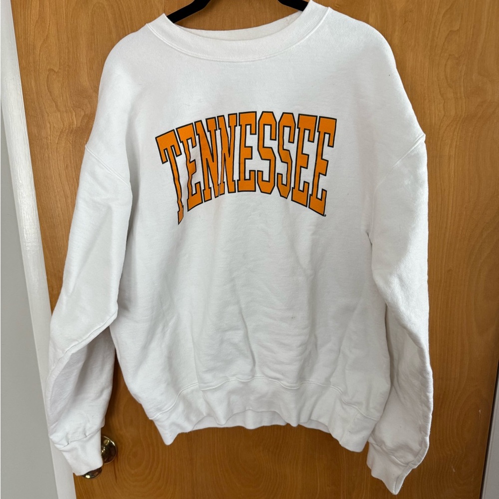 University of Tennessee sweatshirt. Size M.